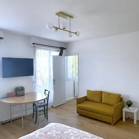 New Studio-15 Min Paris-balcon-parking Apartment Viroflay